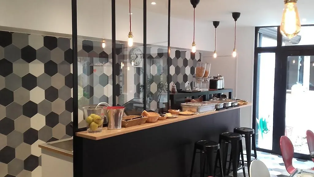 Kyriad 12 - Nation Hotel 3*