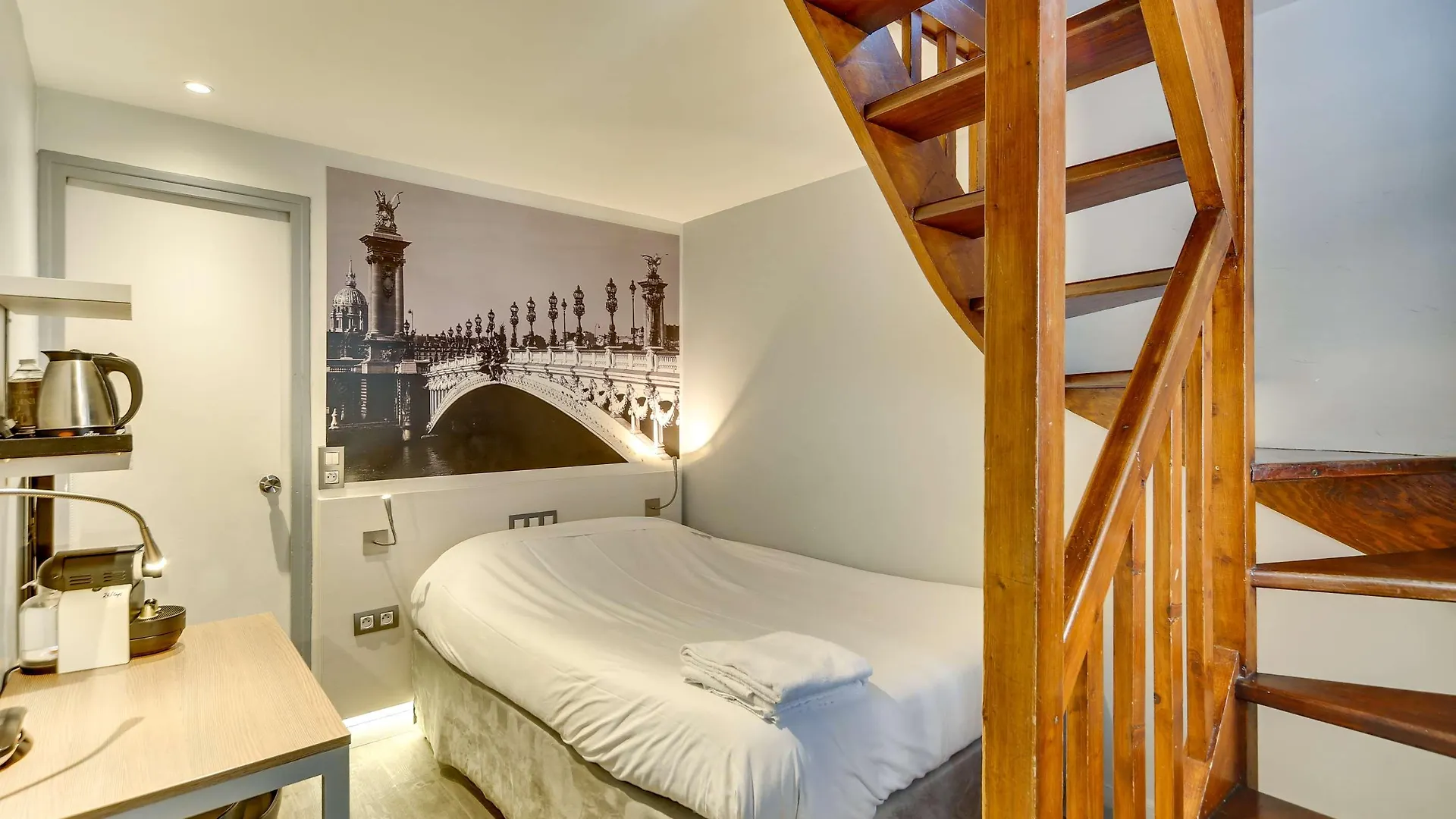 Kyriad 12 - Nation Hotel 3*