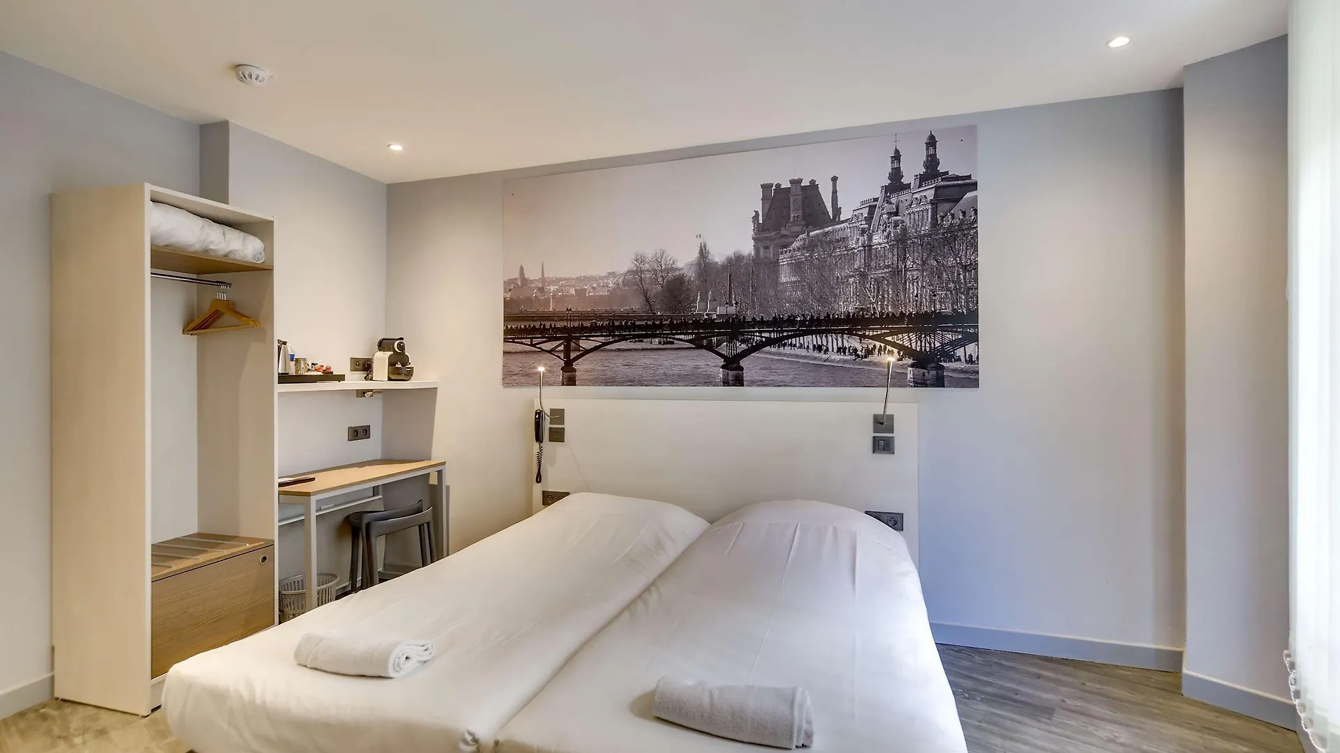 Hotel Kyriad 12 - Nation 3*