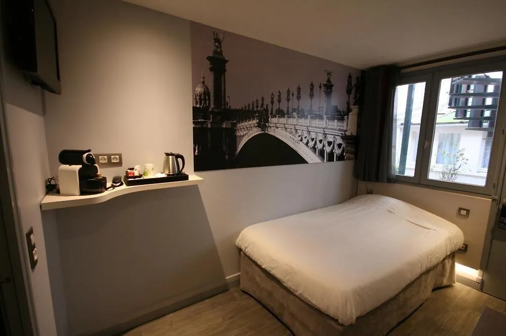 Kyriad 12 - Nation 3* Parigi
